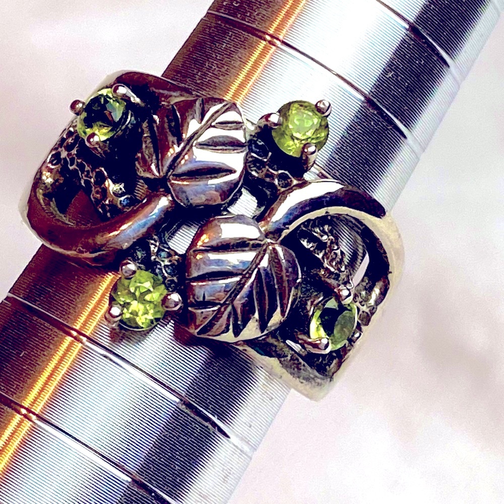 Silver vine leaf and Peridot ring